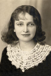 Maria Celestyna Pitkowska - fotografia do legitymacji ubezpieczeniowej, rok 1937.